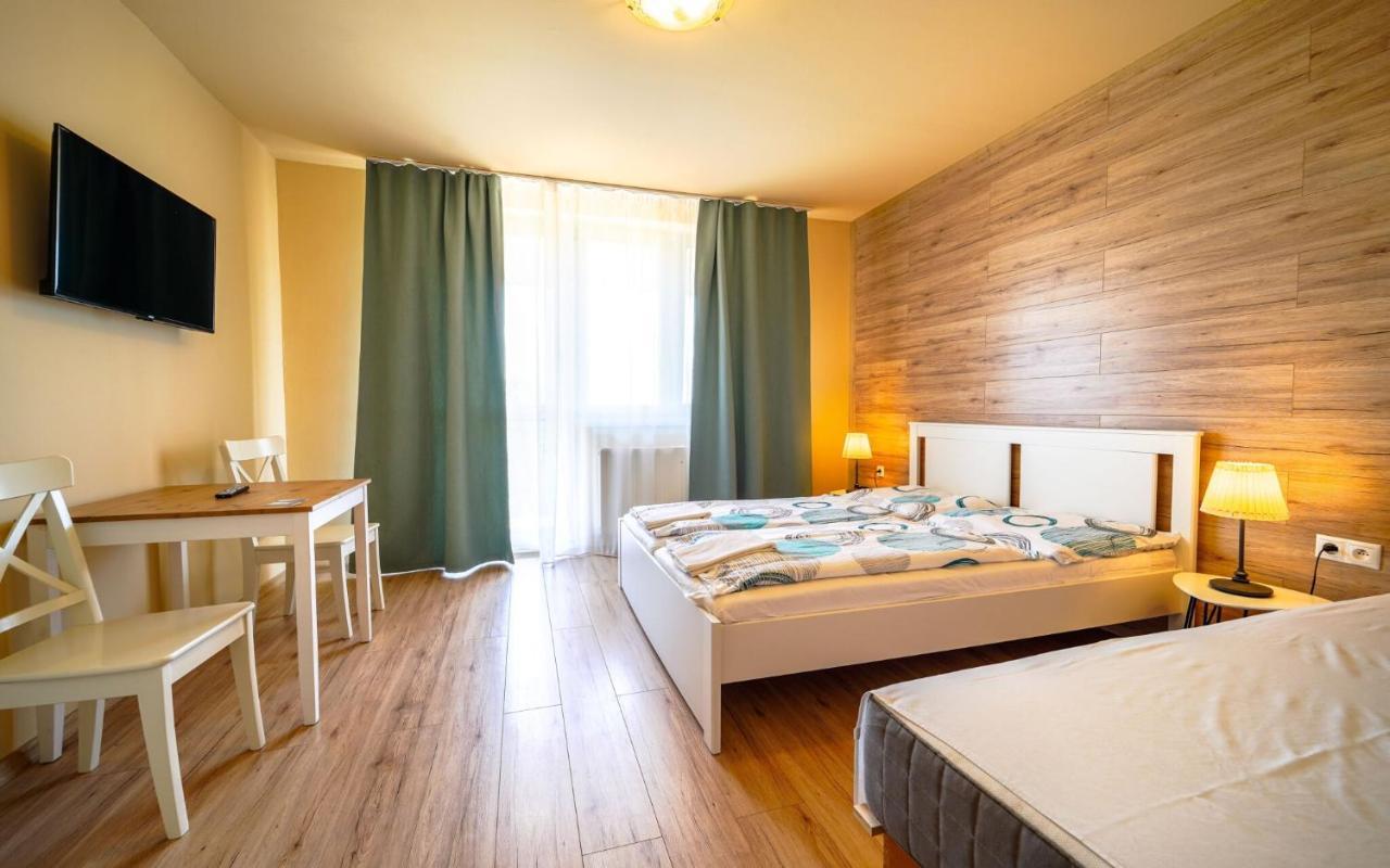 Apartmány Karmon Park Velky Meder Exterior foto