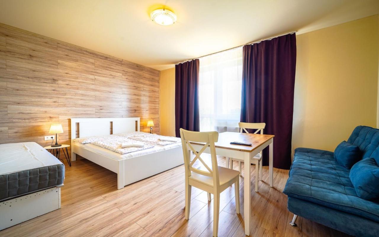 Apartmány Karmon Park Velky Meder Exterior foto